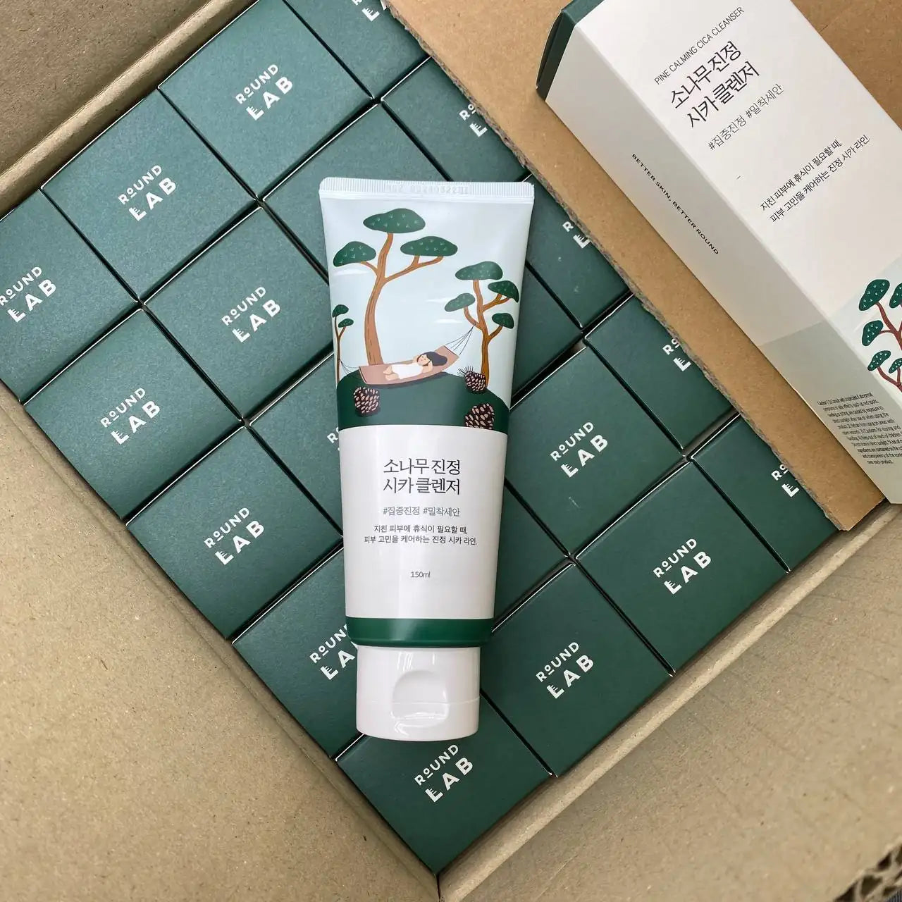 Round Lab Pine Calming Cica Cleanser (150 ml)