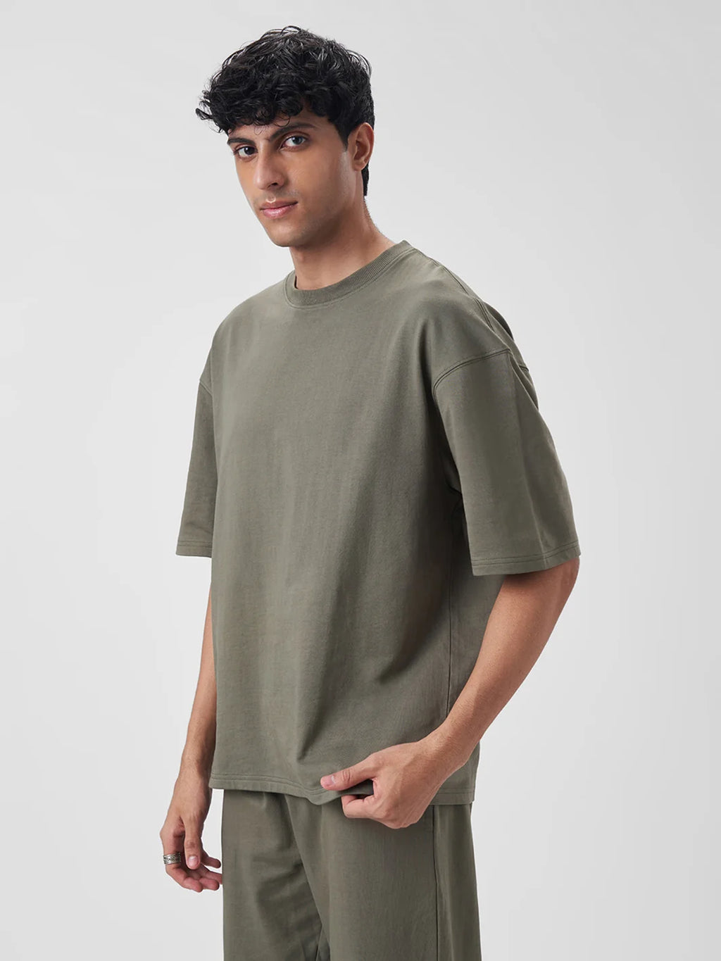 SOLIDS Men's Oversized T Shirt Dusty Olive - ZAVE