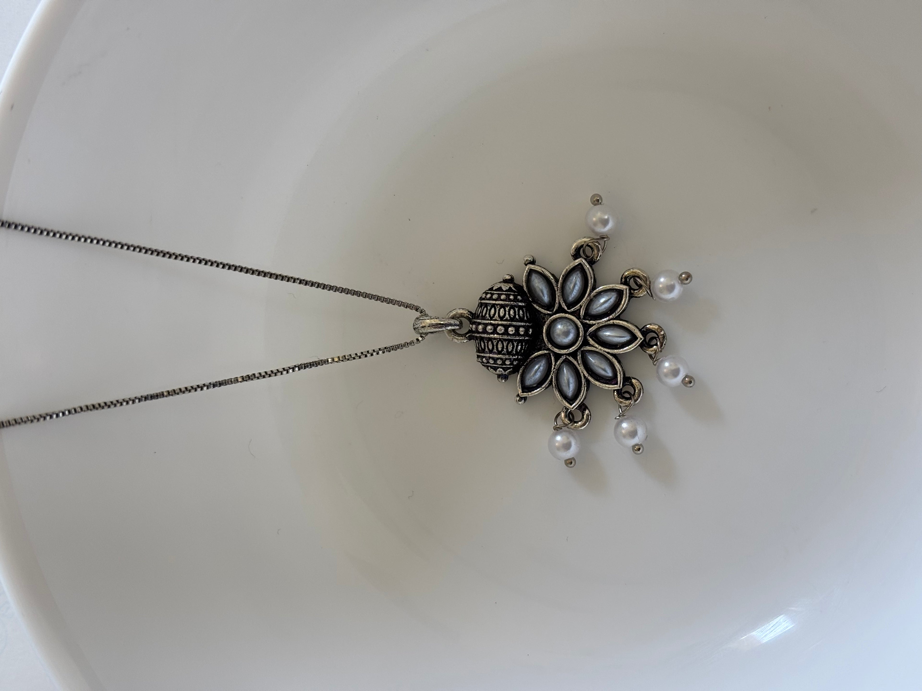Zave Oxidized Anti-Tarnish Floral Pendant Necklace