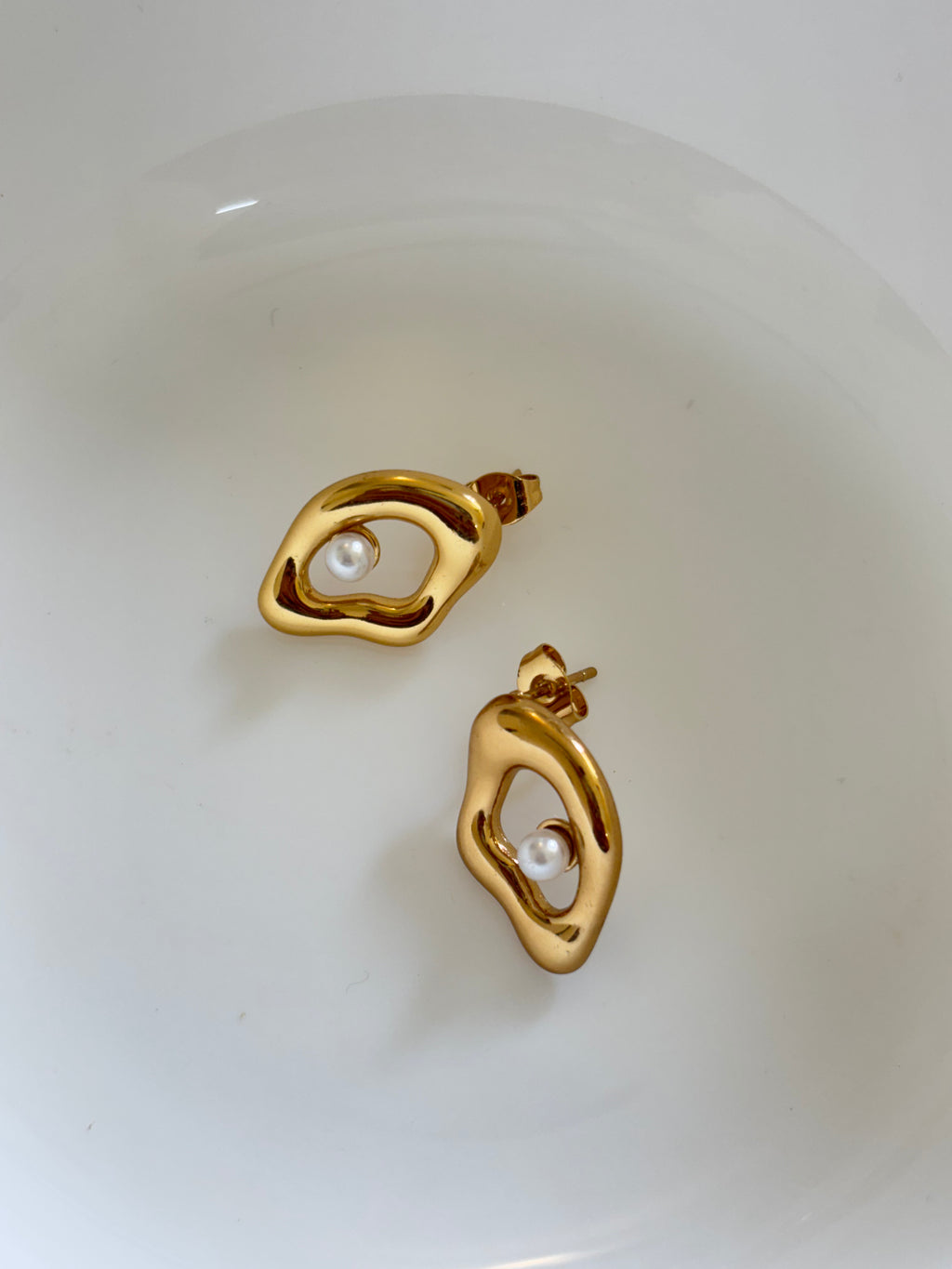 Zave Asymmetrical Gold and Pearl Stud Earrings