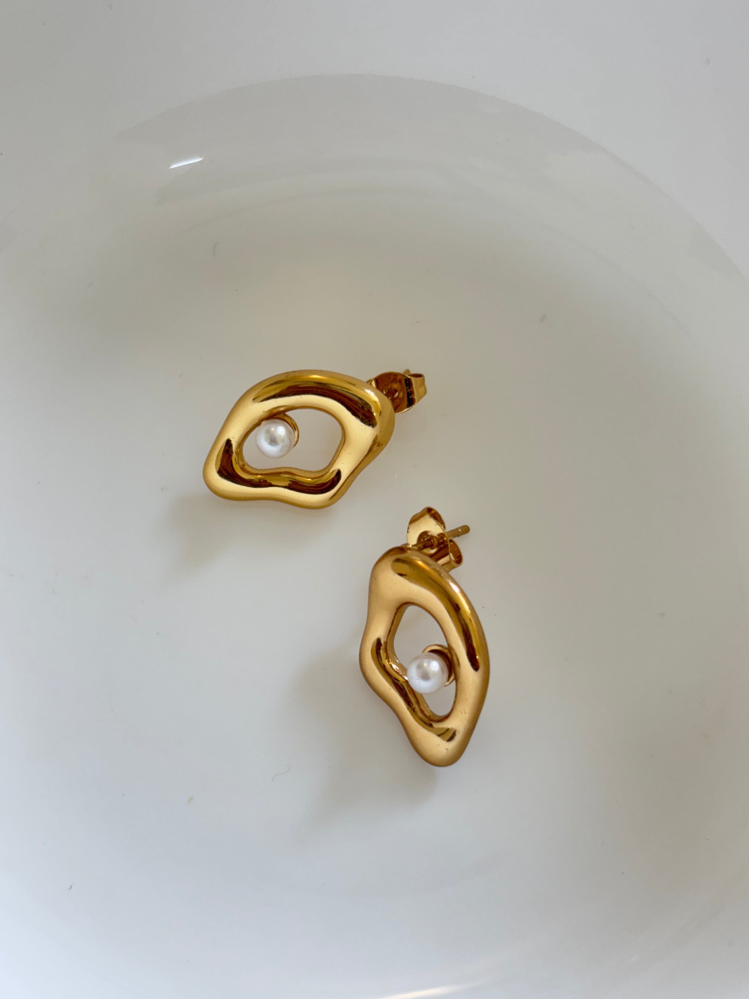 Zave Asymmetrical Gold and Pearl Stud Earrings