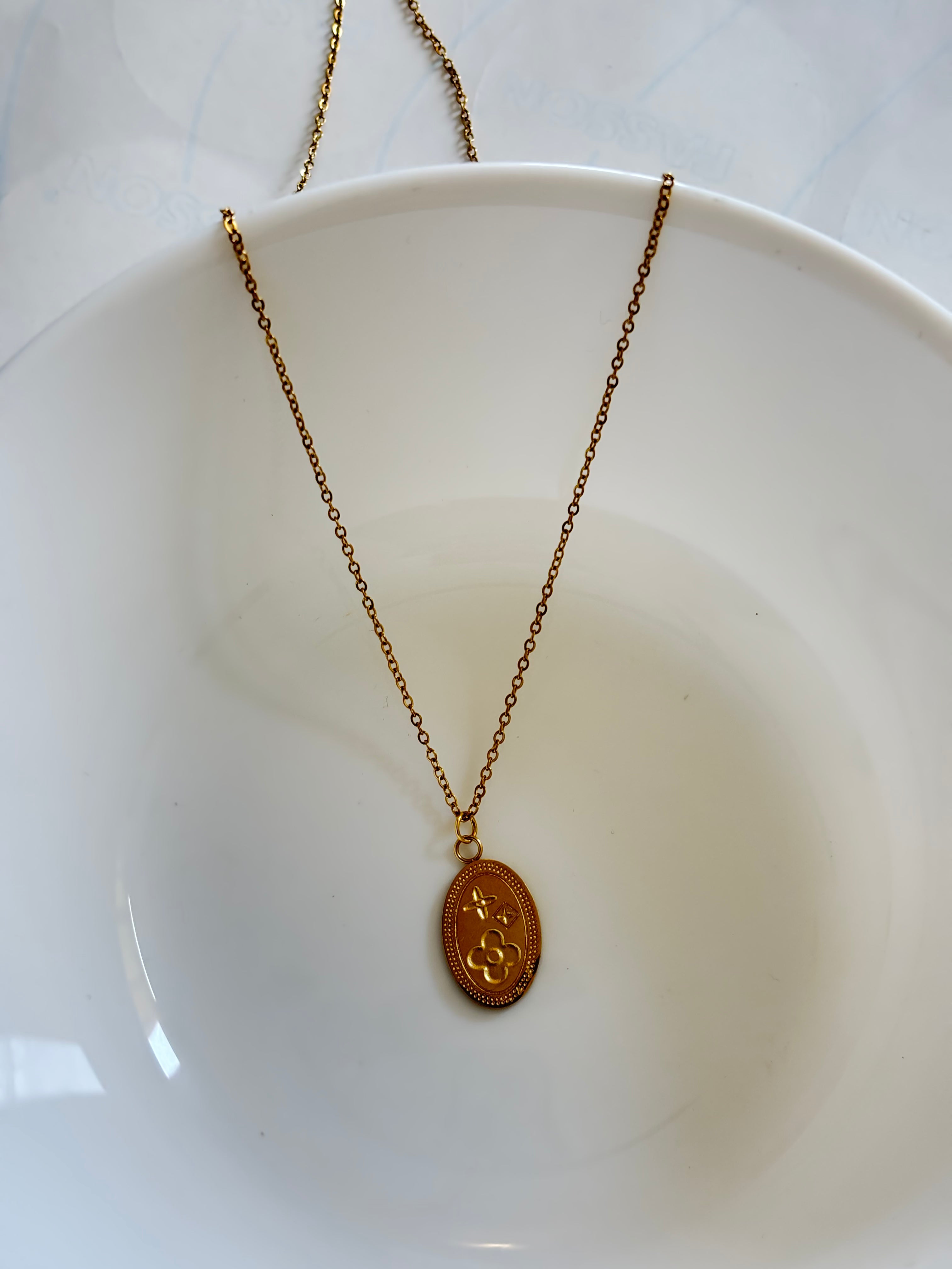 Zave Oval Locket-Style Necklace