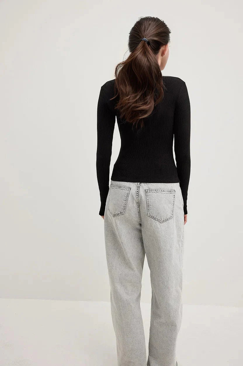 MWB V-Neck Ribbbed Long Sleeve Top