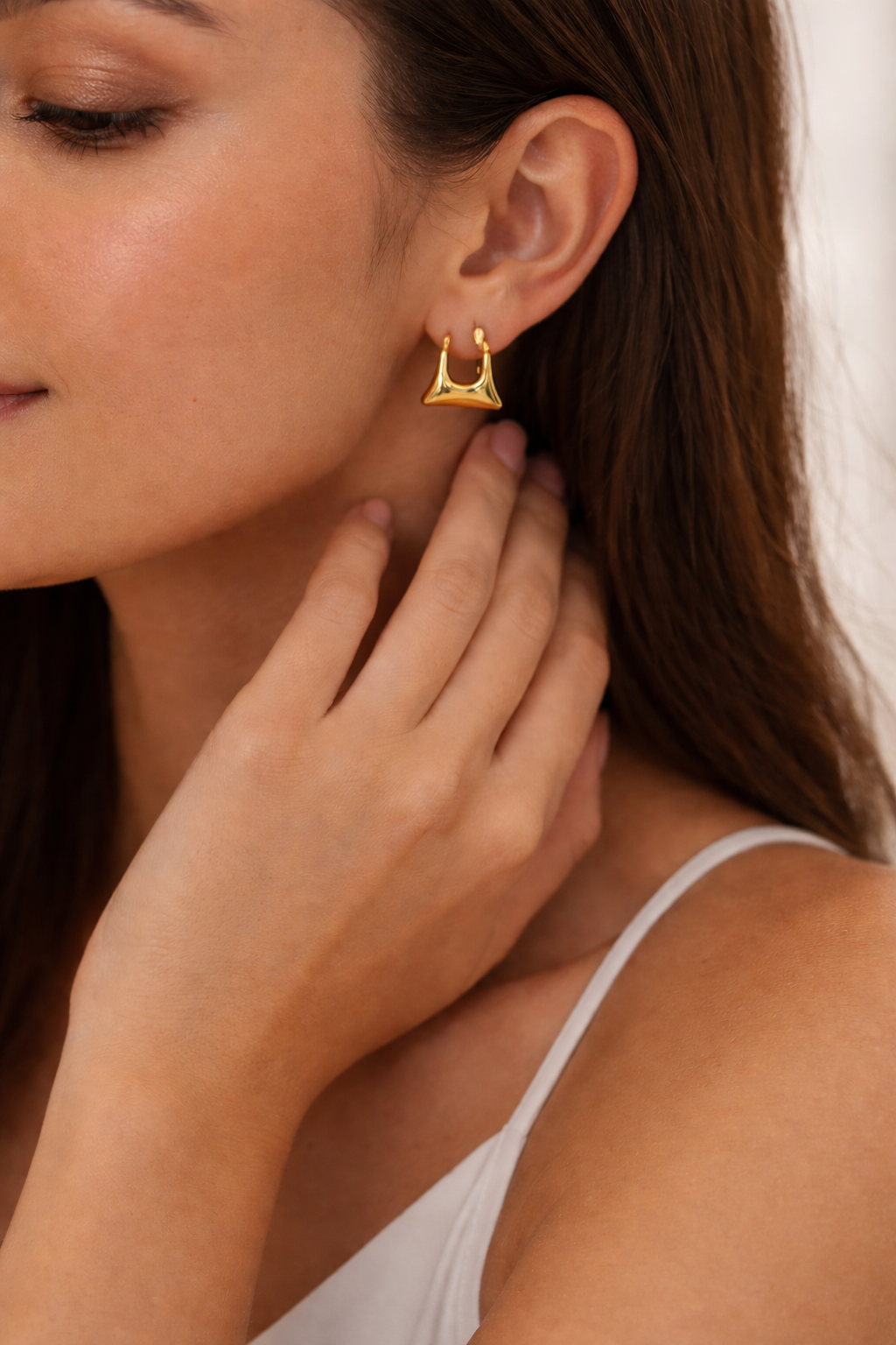 ZAVE Aura Curve Gold Huggie Earrings